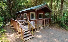 South Jetty Camping Resort Cabin 2